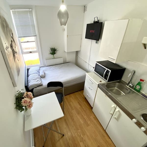 Boys PG in Karnal with modern amenities and furnished room