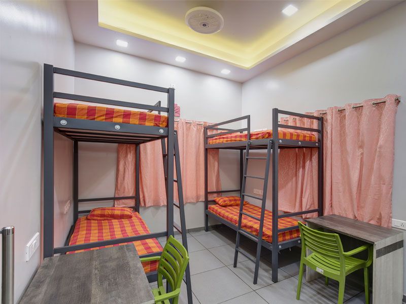 Girls PG in Karnal with furnished rooms and essential facilities for students and working women