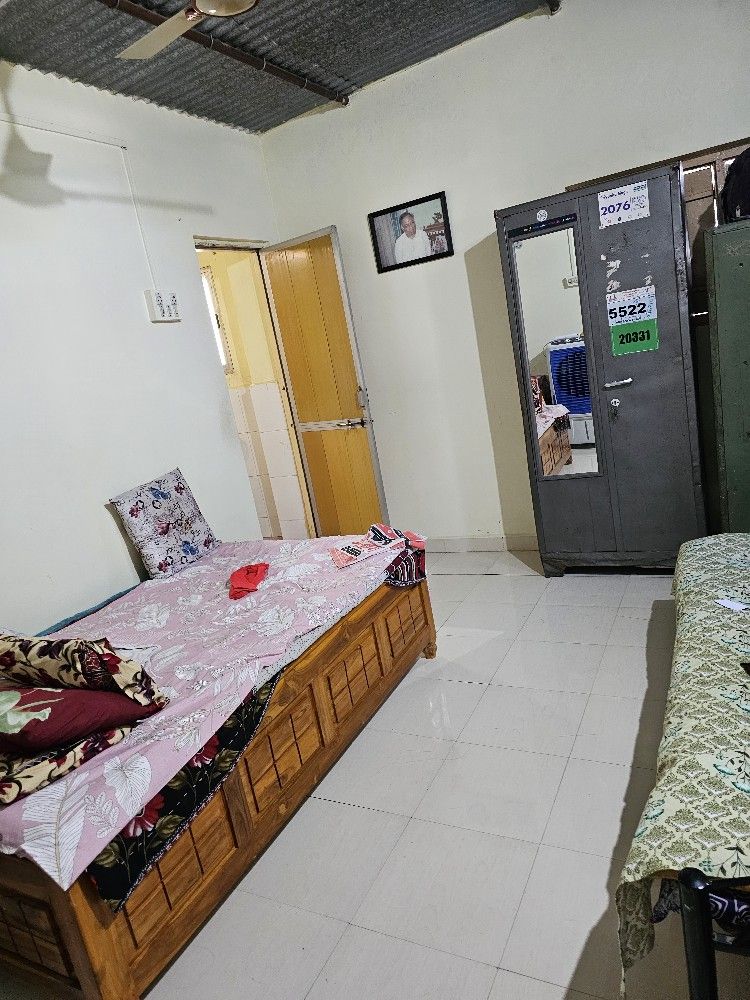 Boys PG in Karnal with Wi-Fi and furnished room for students and professionals