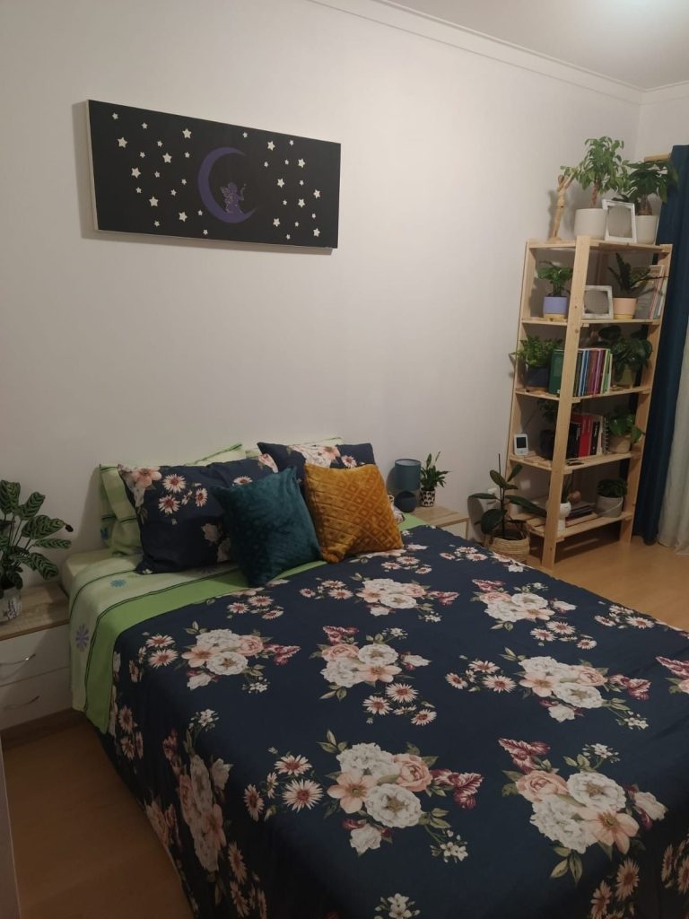 Single room boys PG in Karnal near market with furnished room and study area