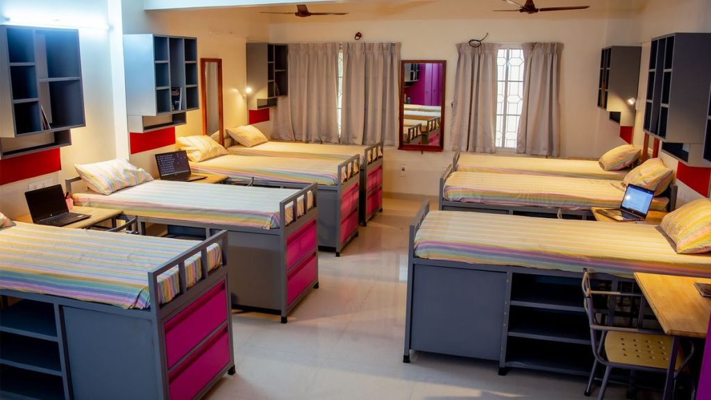 Single Room Boys PG in Karnal Under ₹10,000