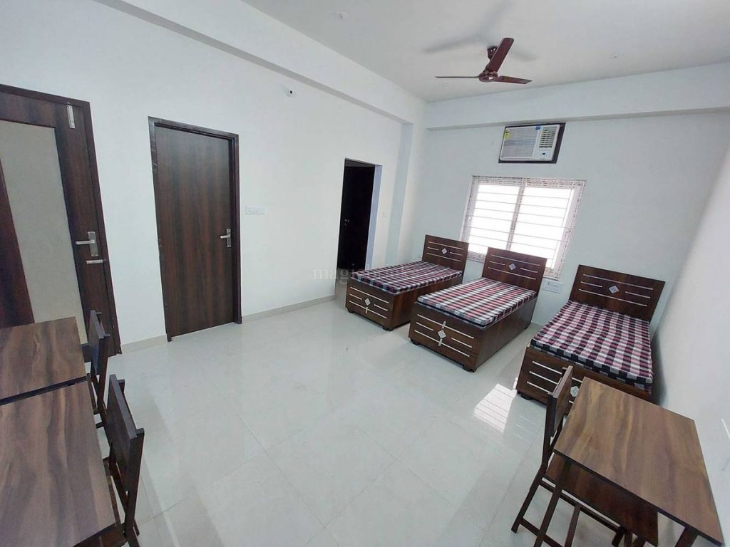 Accommodation Near Gandhi Chowk