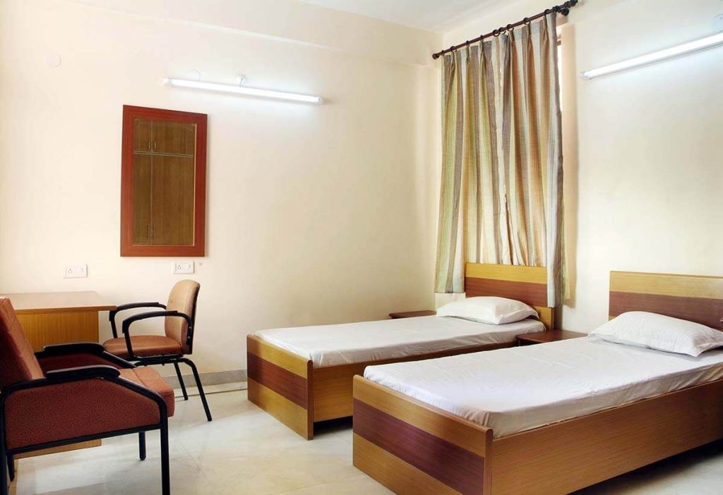 Girls PG in Karnal near Sector 13 Market