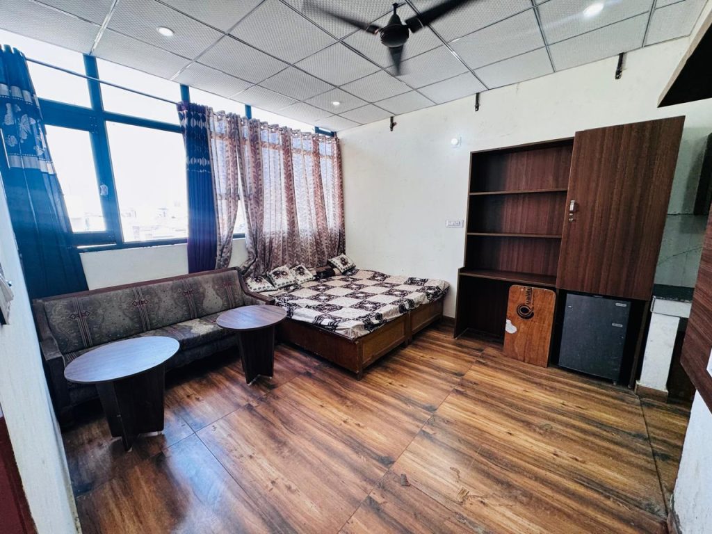 Single Bed Girls PG Near Shanti Devi Memorial Hospital Karnal