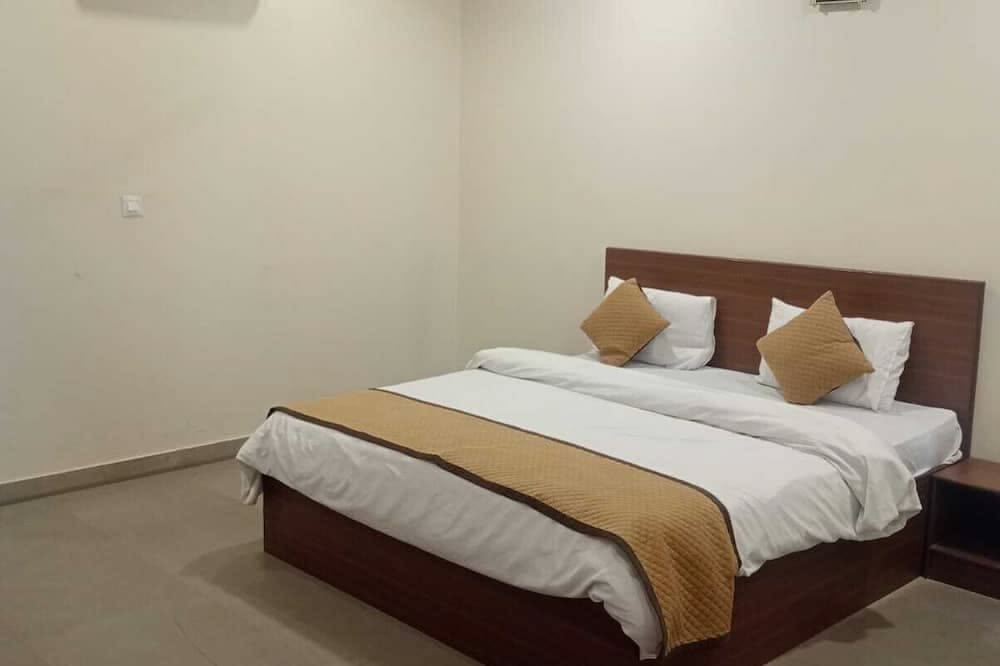 Furnished Room in Sector 13 Karnal