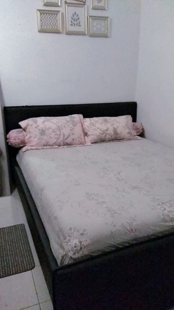 PG for bank and office employees in Karnal with furnished room and workspace
