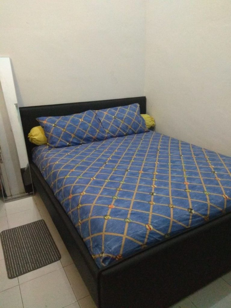 PG for interns in Karnal with furnished room and study space